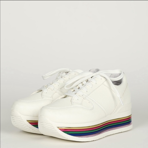 NWT Qupid Tampa Lace Up Women Sneakers Size 6 - Picture 2 of 7